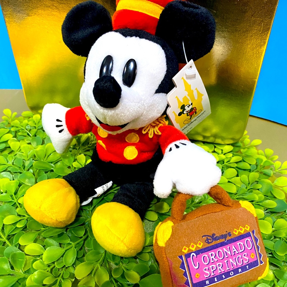 DISNEY EXCLUSIVE NWT 1990s CORONADO SPRINGS RESORT BELLHOP MICKEY BEAN BAG PLUSH